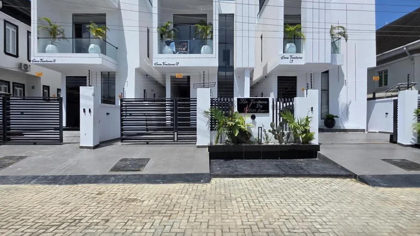 5 Bedroom Fully Detached Duplex