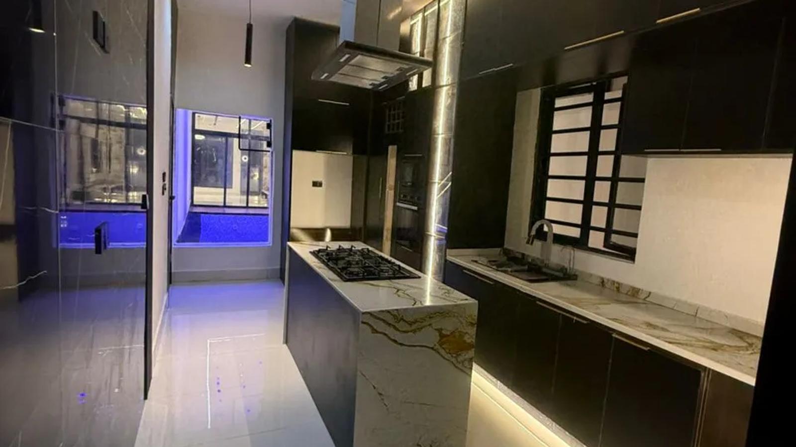 5 Bedroom Fully Detached Duplex