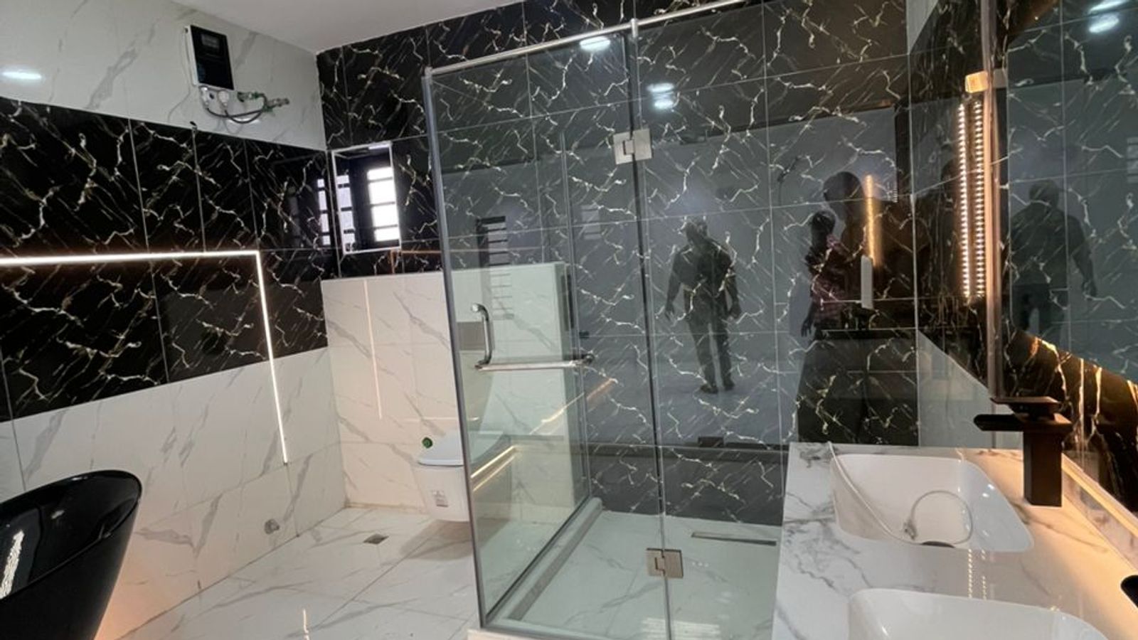 5 Bedroom Fully Detached Duplex