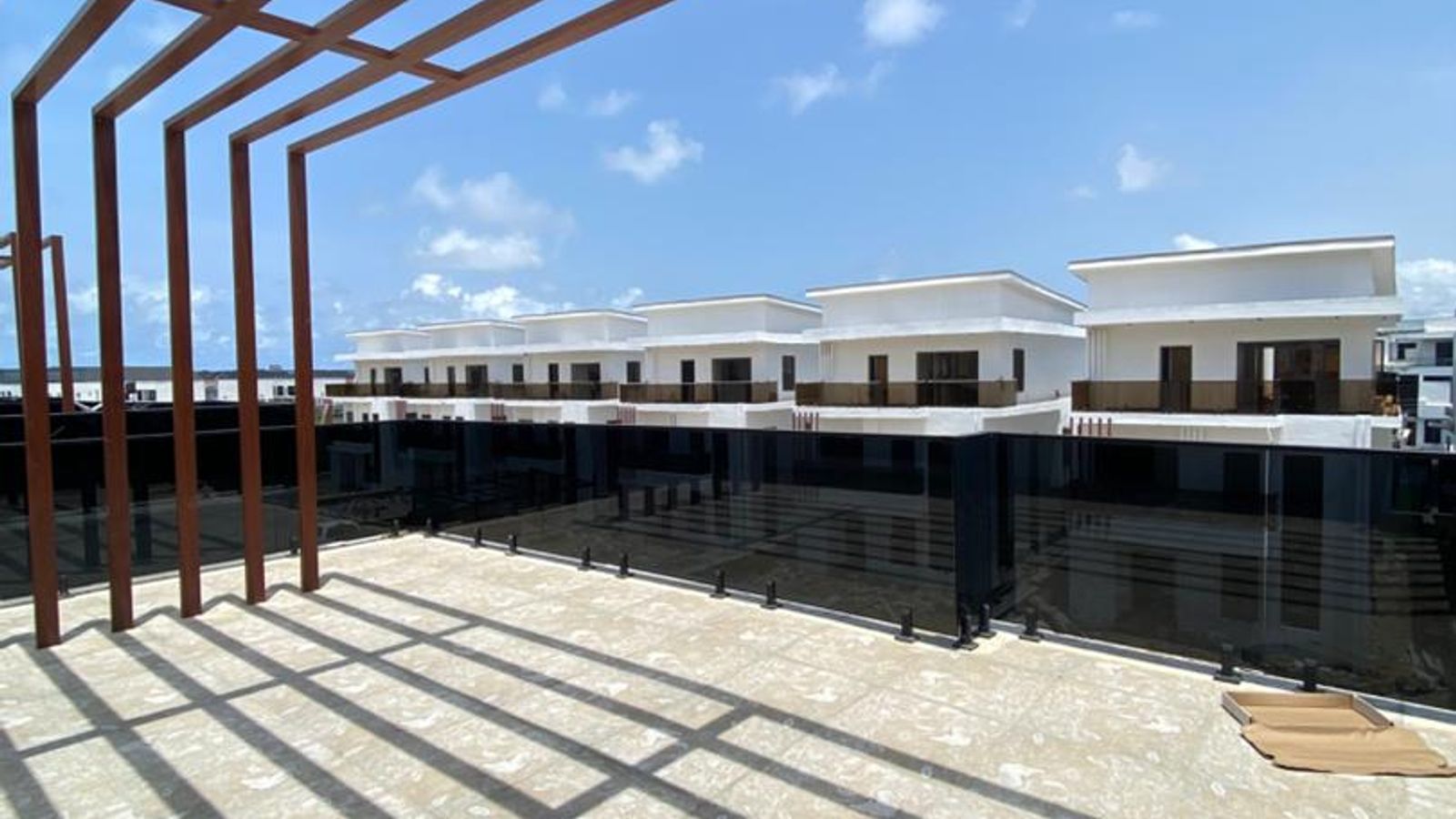 6 Bedroom Fully Detached Duplex