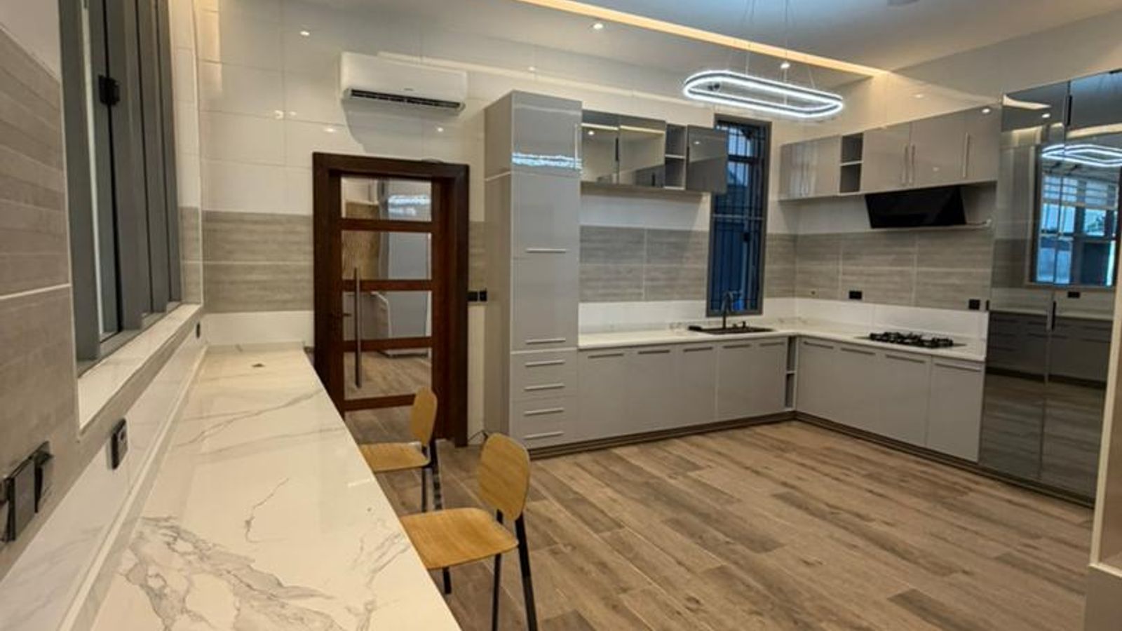 5 Bedroom Fully Detached Duplex