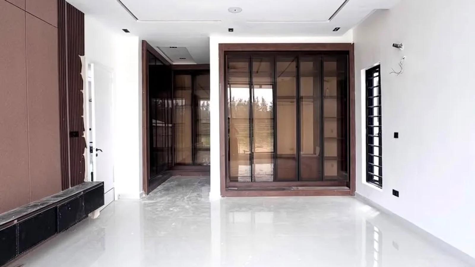 5 Bedroom Fully Detached Duplex