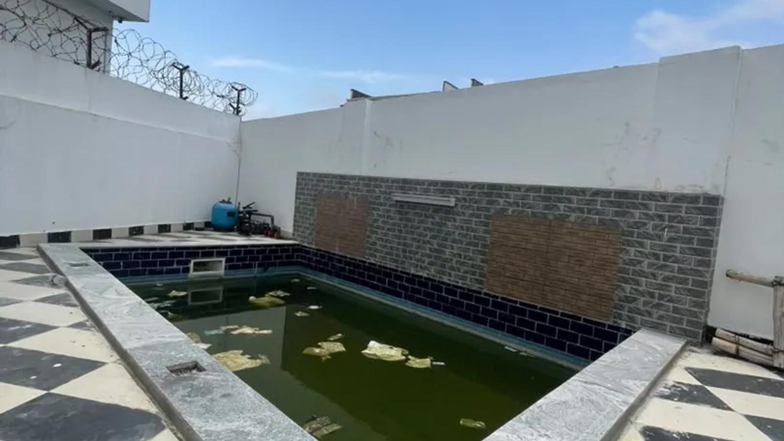 4 BEDROOM FULLY-DETACHED DUPLEX WITH BQ