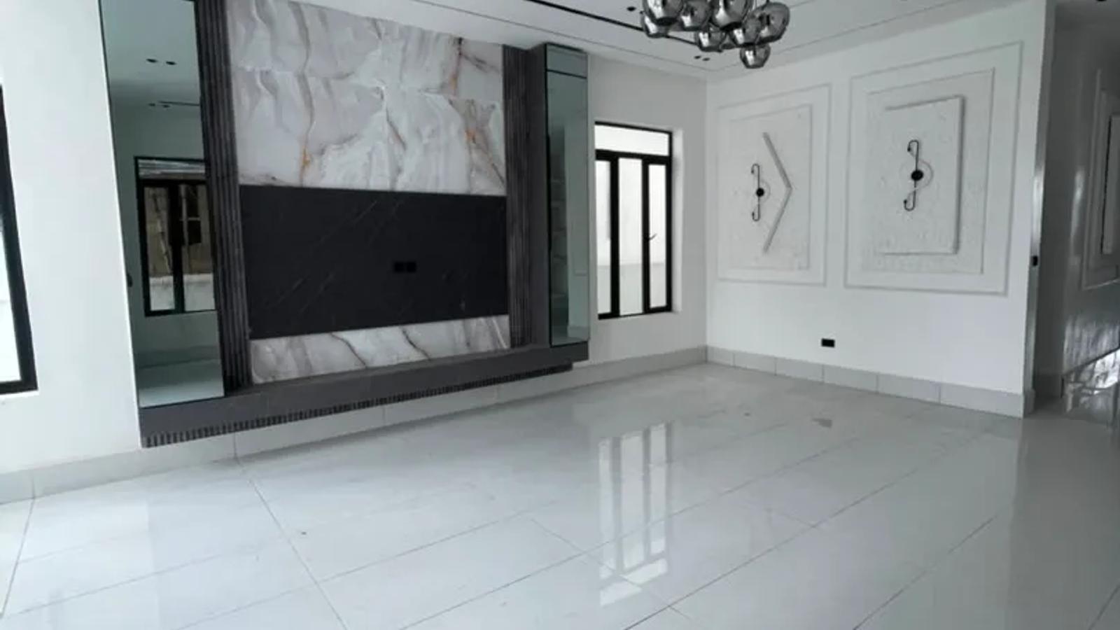 5 Bedroom Fully Detached Duplex