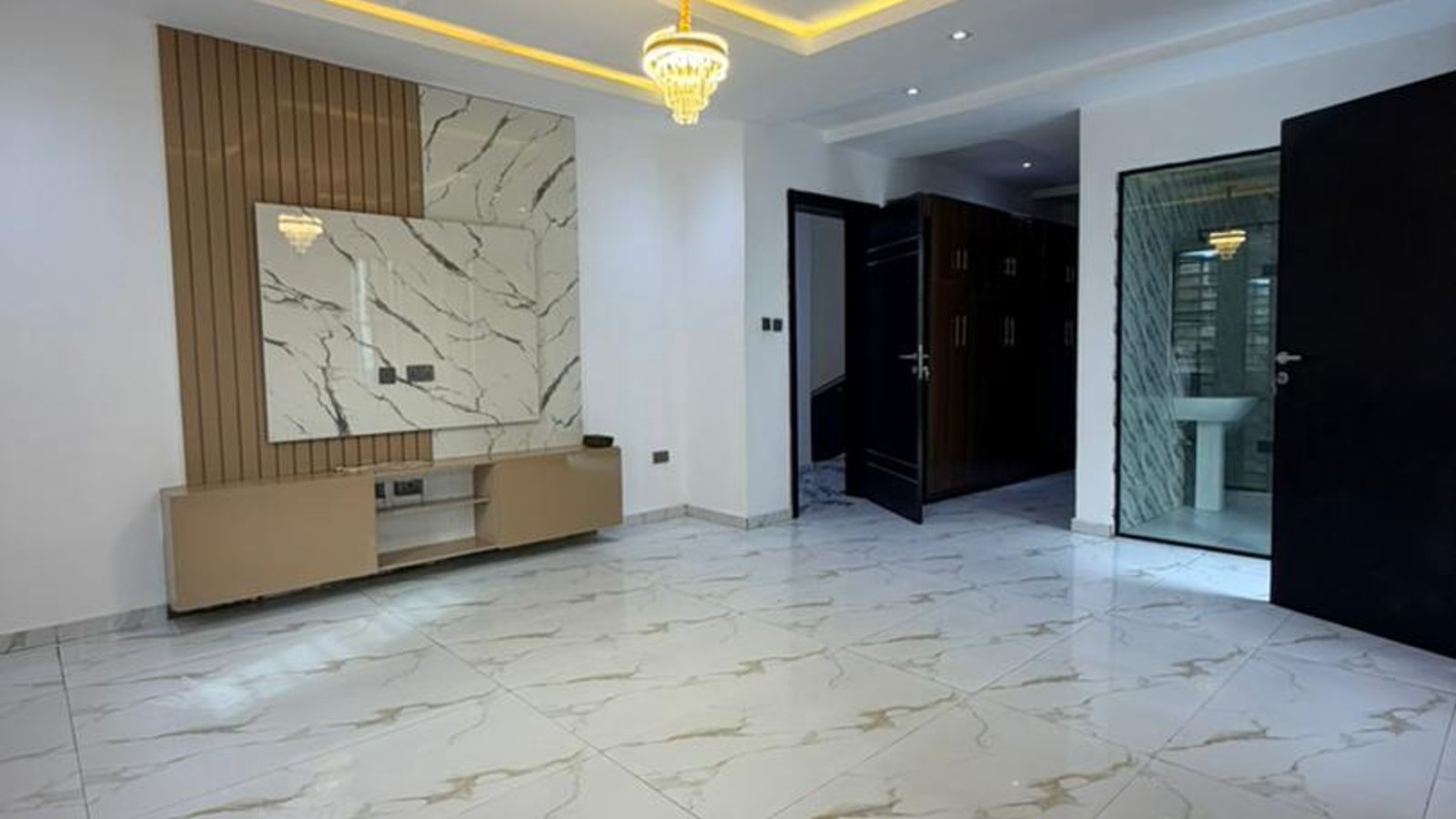 4 Bedroom Fully Detached Duplex
