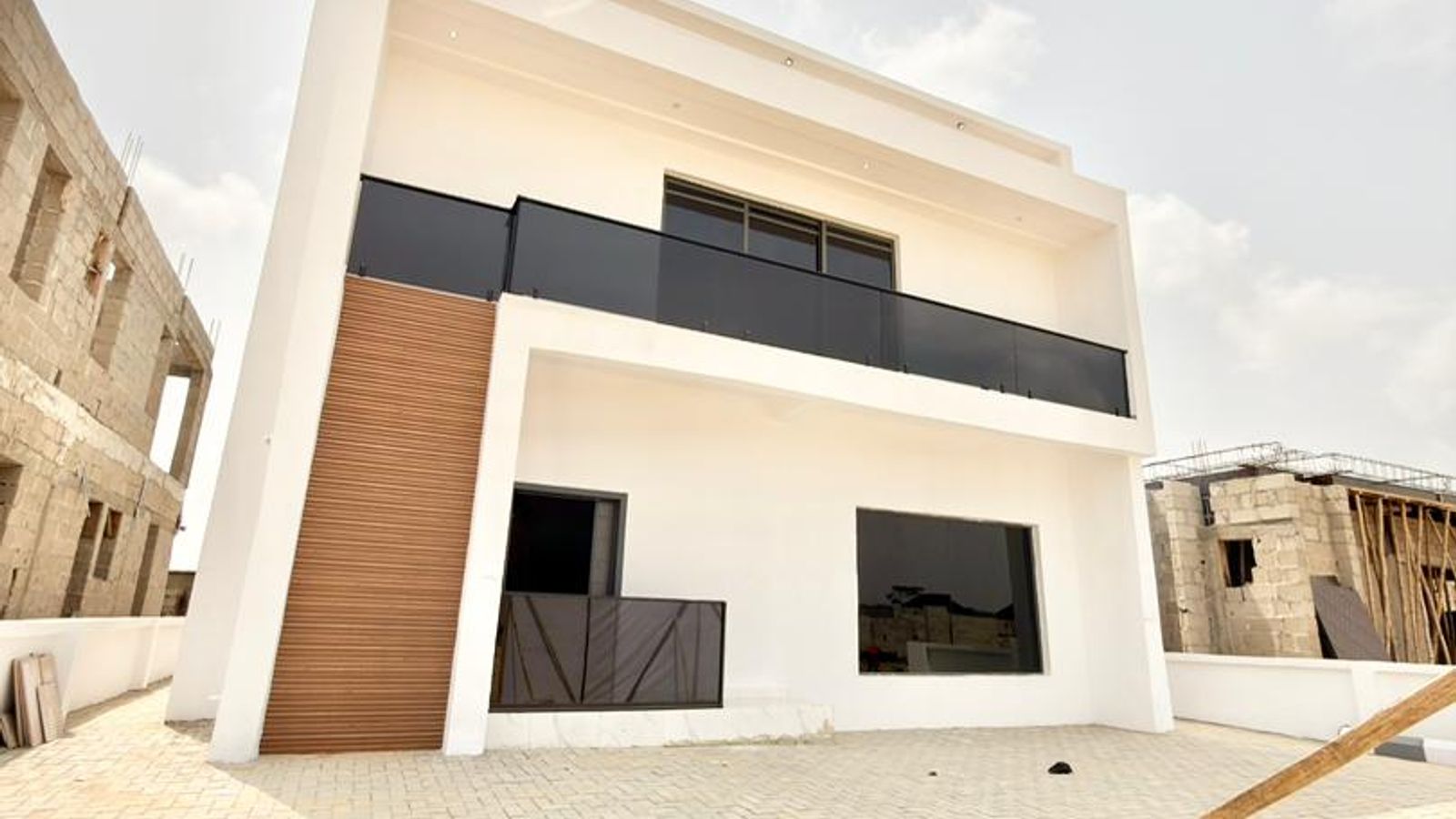 4 Bedroom Fully Detached Duplex