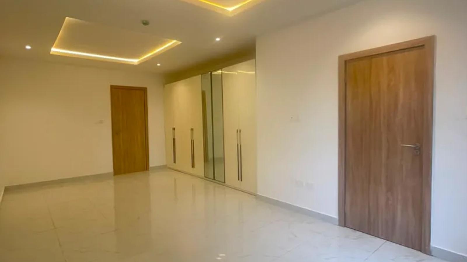 4 BEDROOM MAISONETTE WITH BQ