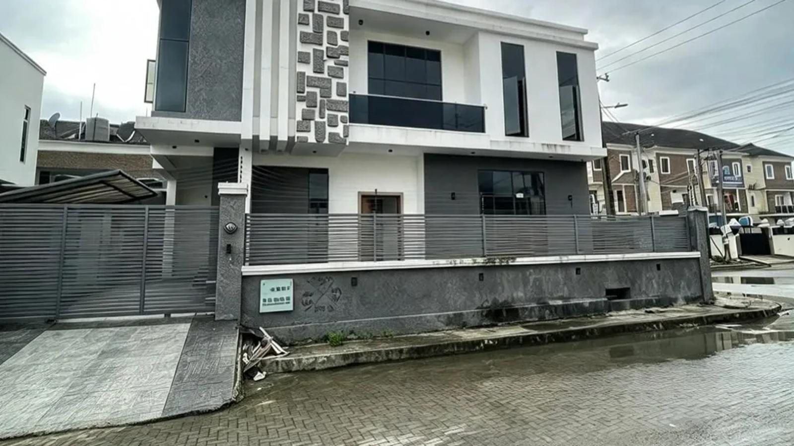 5 Bedroom Fully Detached Duplex