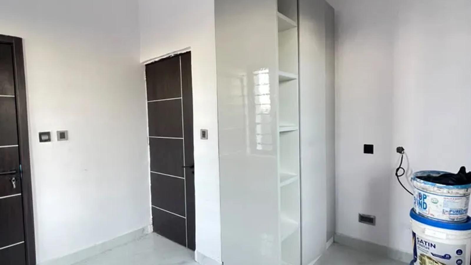 5 BEDROOM FULLY DETACHED DUPLEX WITH BQ