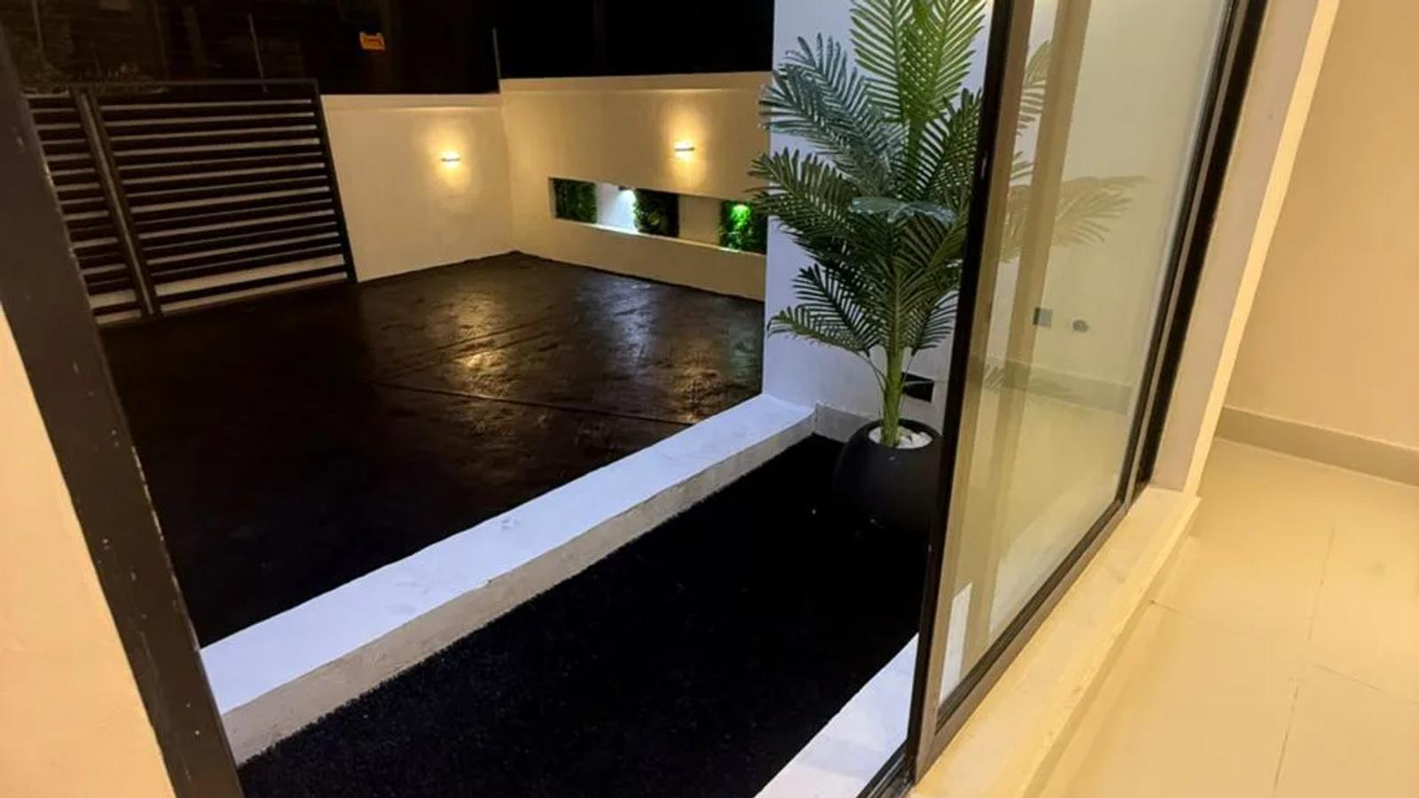 5 Bedroom Fully Detached Duplex