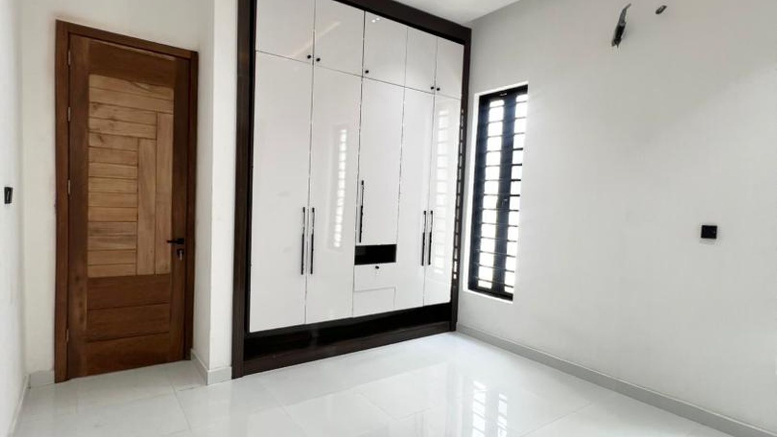 5 Bedroom Fully Detached Duplex