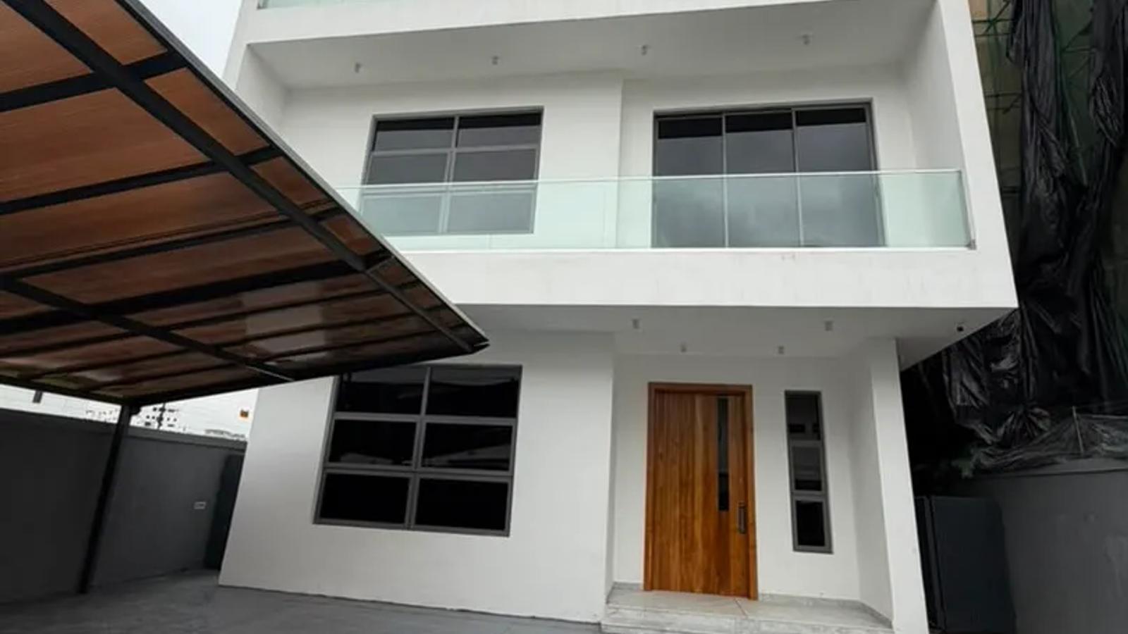 5 Bedroom Fully Detached Duplex