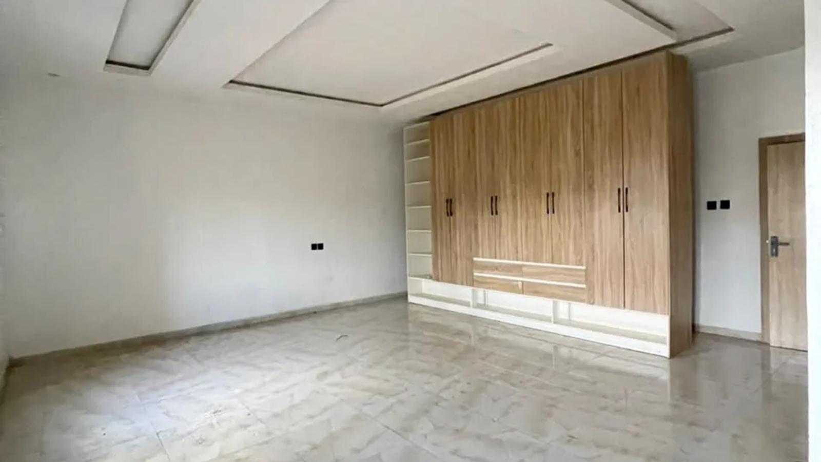 4 BEDROOM TERRACE DUPLEX WITH STUDY ROOM