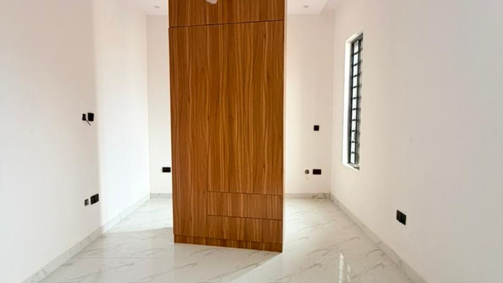 5 Bedroom Fully Detached Duplex