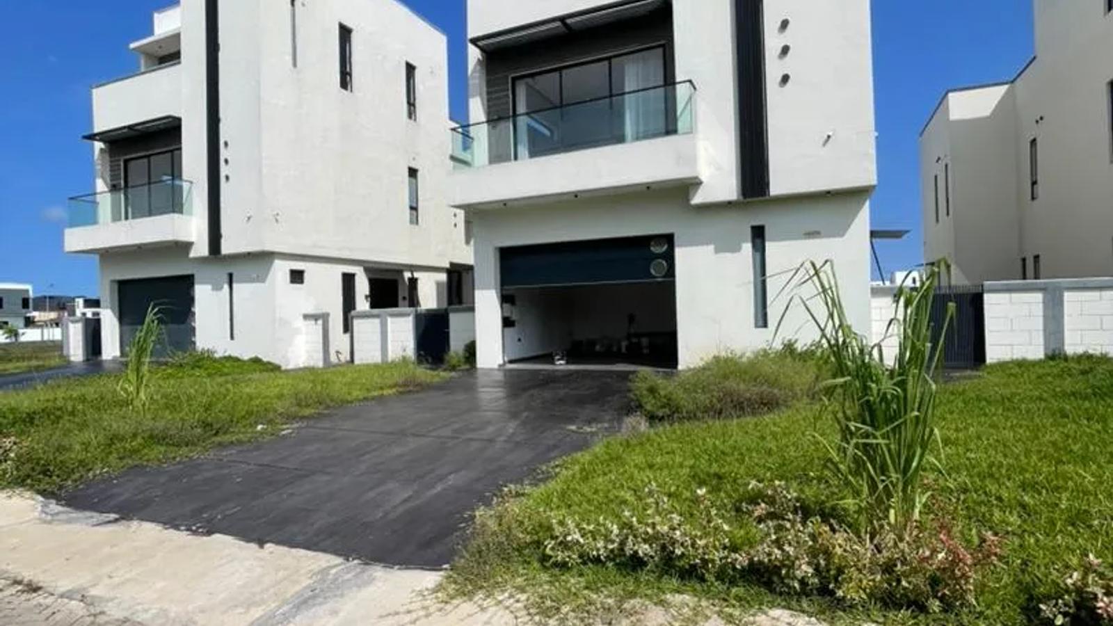 5 Bedroom Fully Detached Duplex