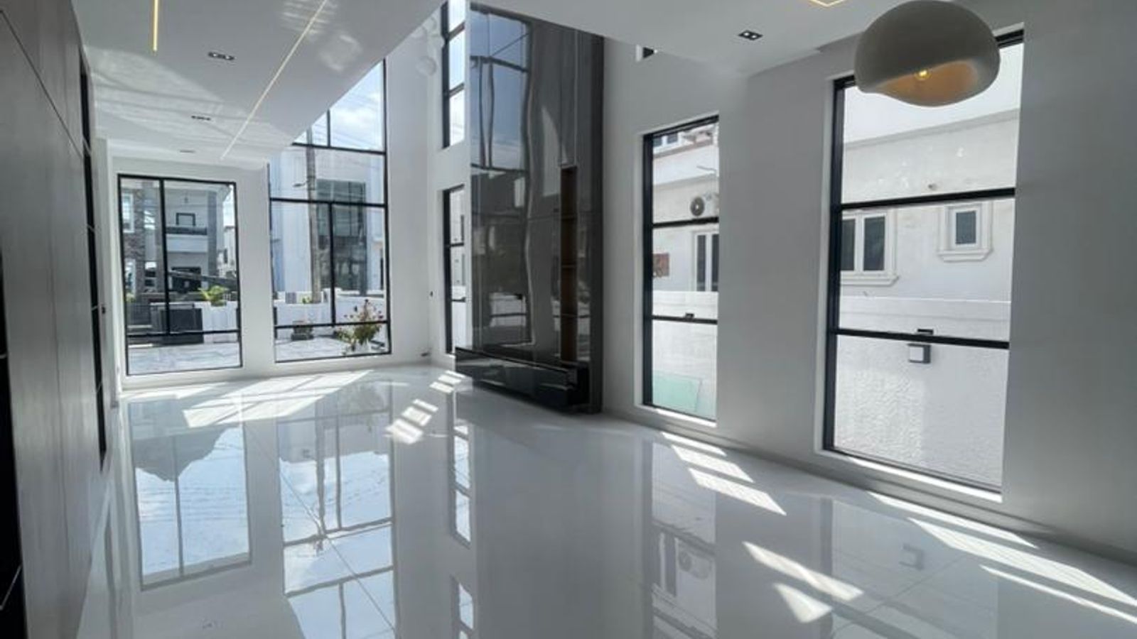 5 Bedroom Fully Detached Duplex