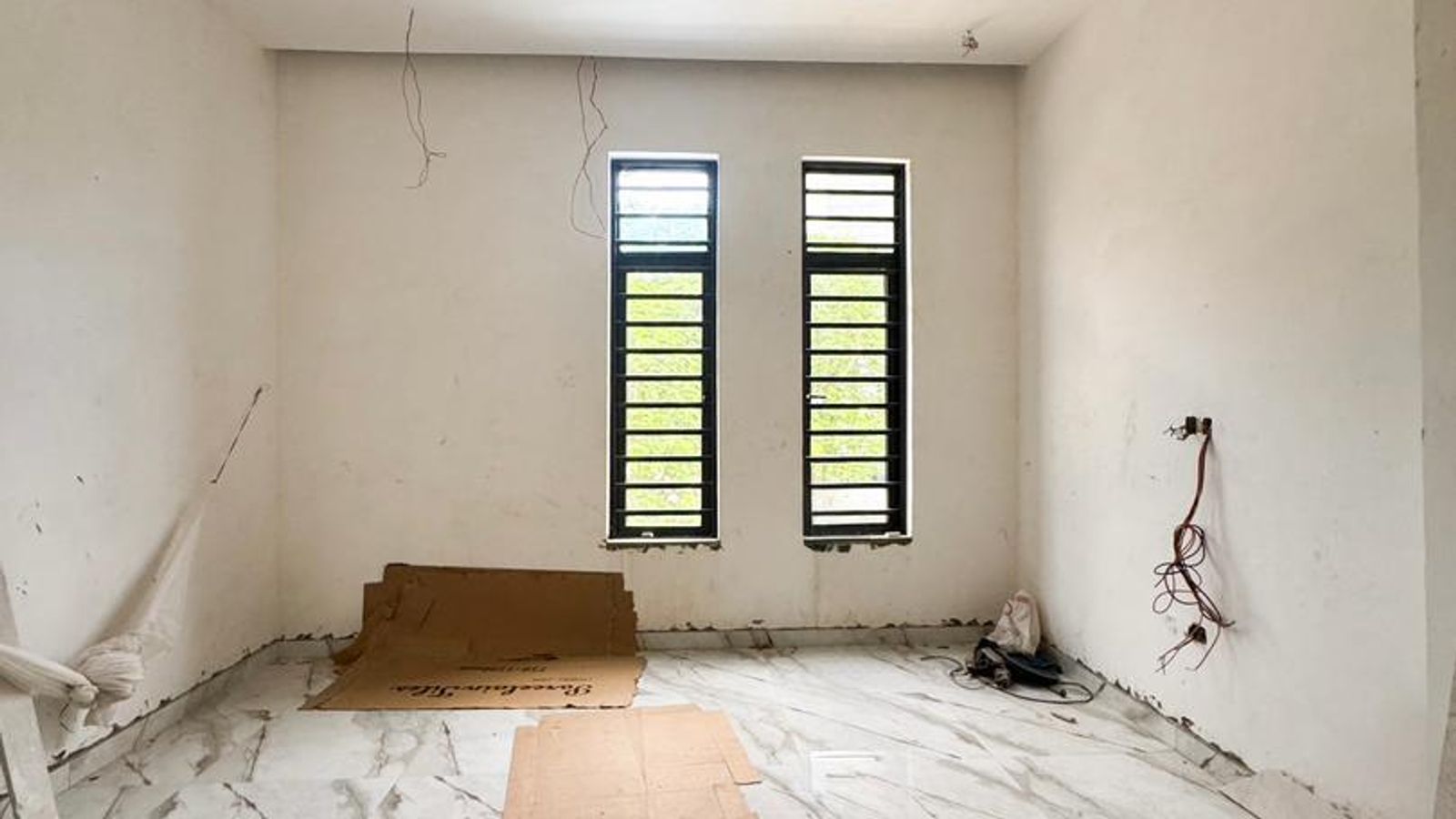6 Bedroom Fully Detached Duplex