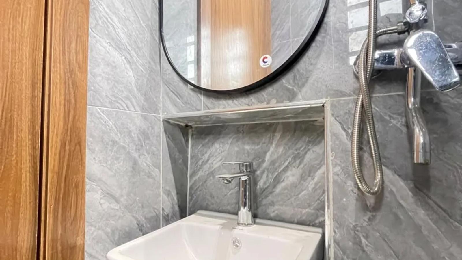 5 BEDROOM FULLY-DETACHED DUPLEX WITH BQ