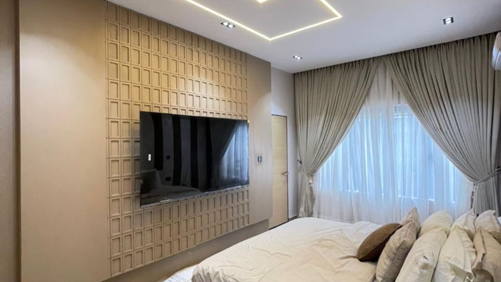 2 &3 Bedroom Apartment