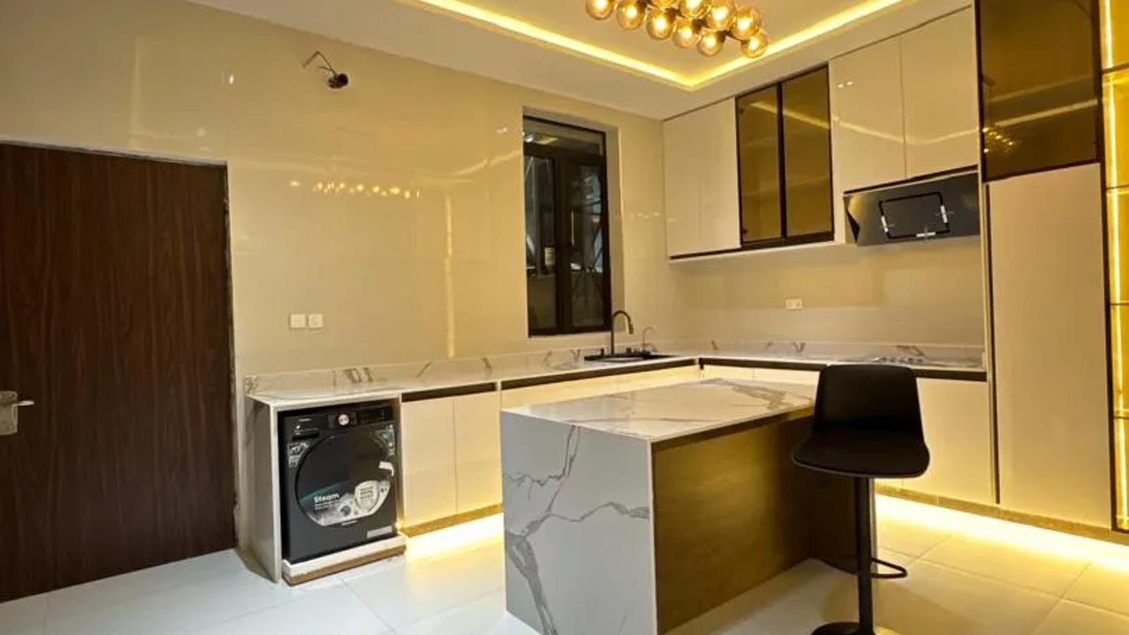 5 Bedroom Fully Detached Duplex
