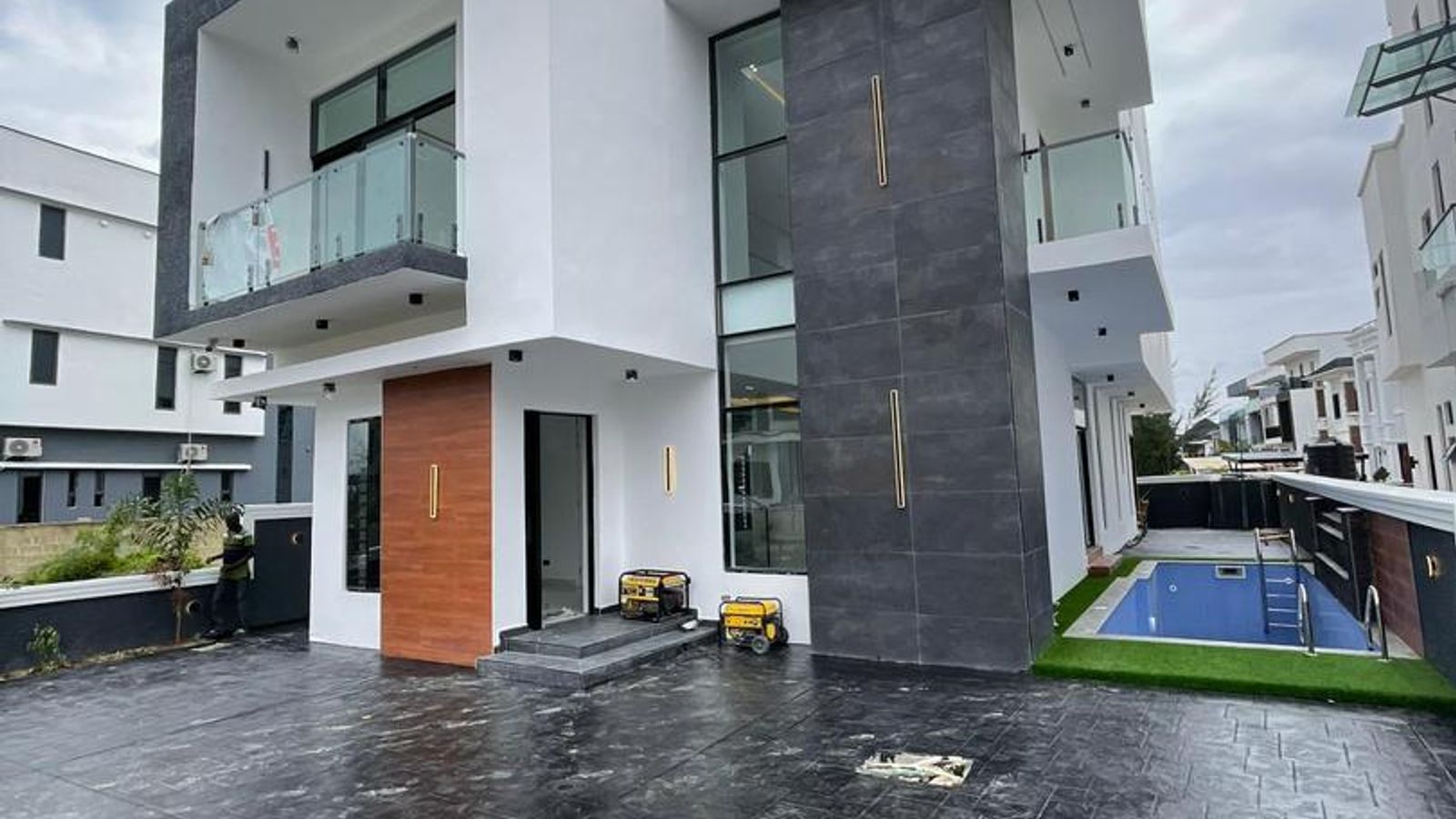 5 Bedroom