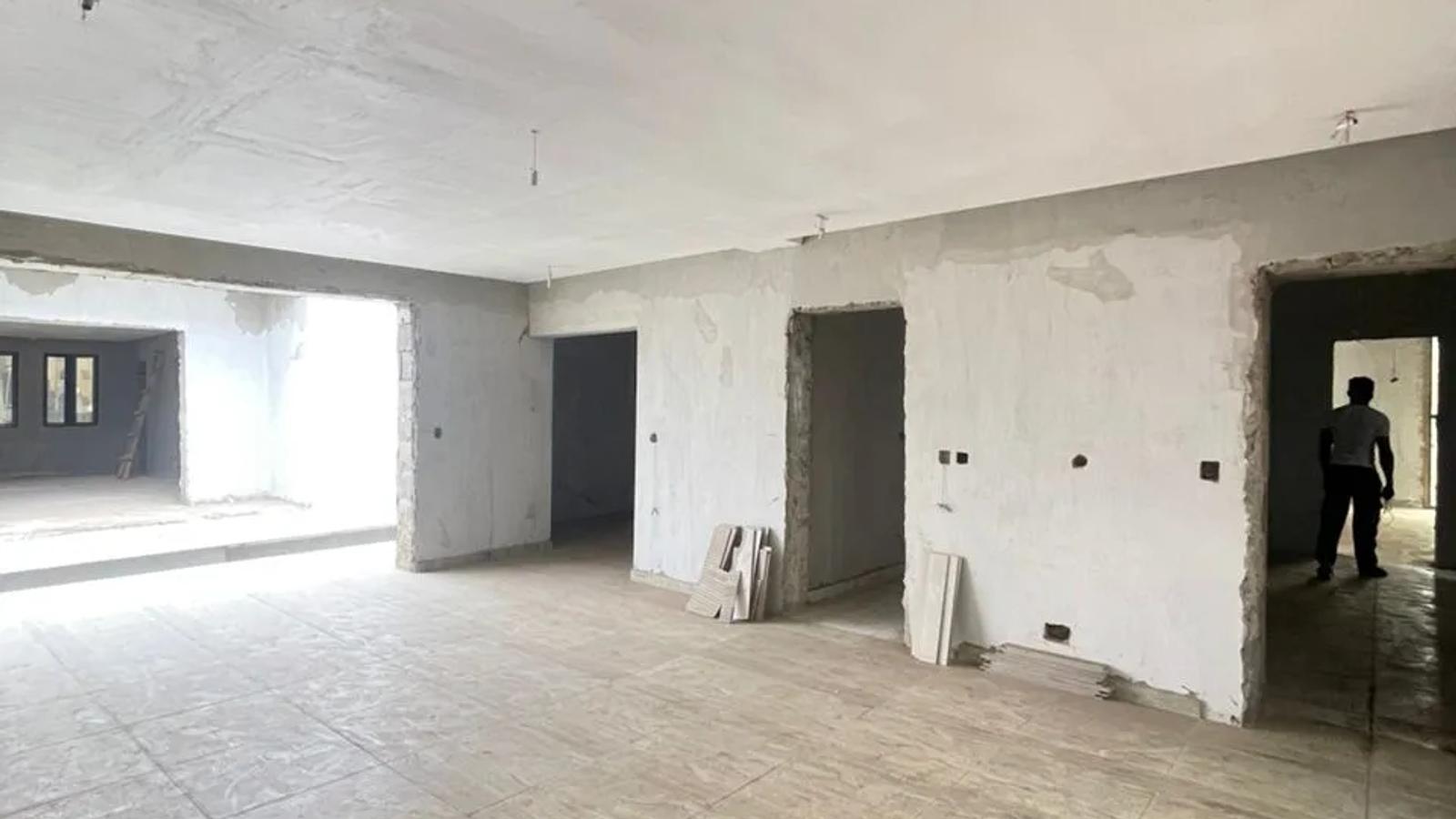 4 BEDROOM FULLY DETACHED DUPLEX