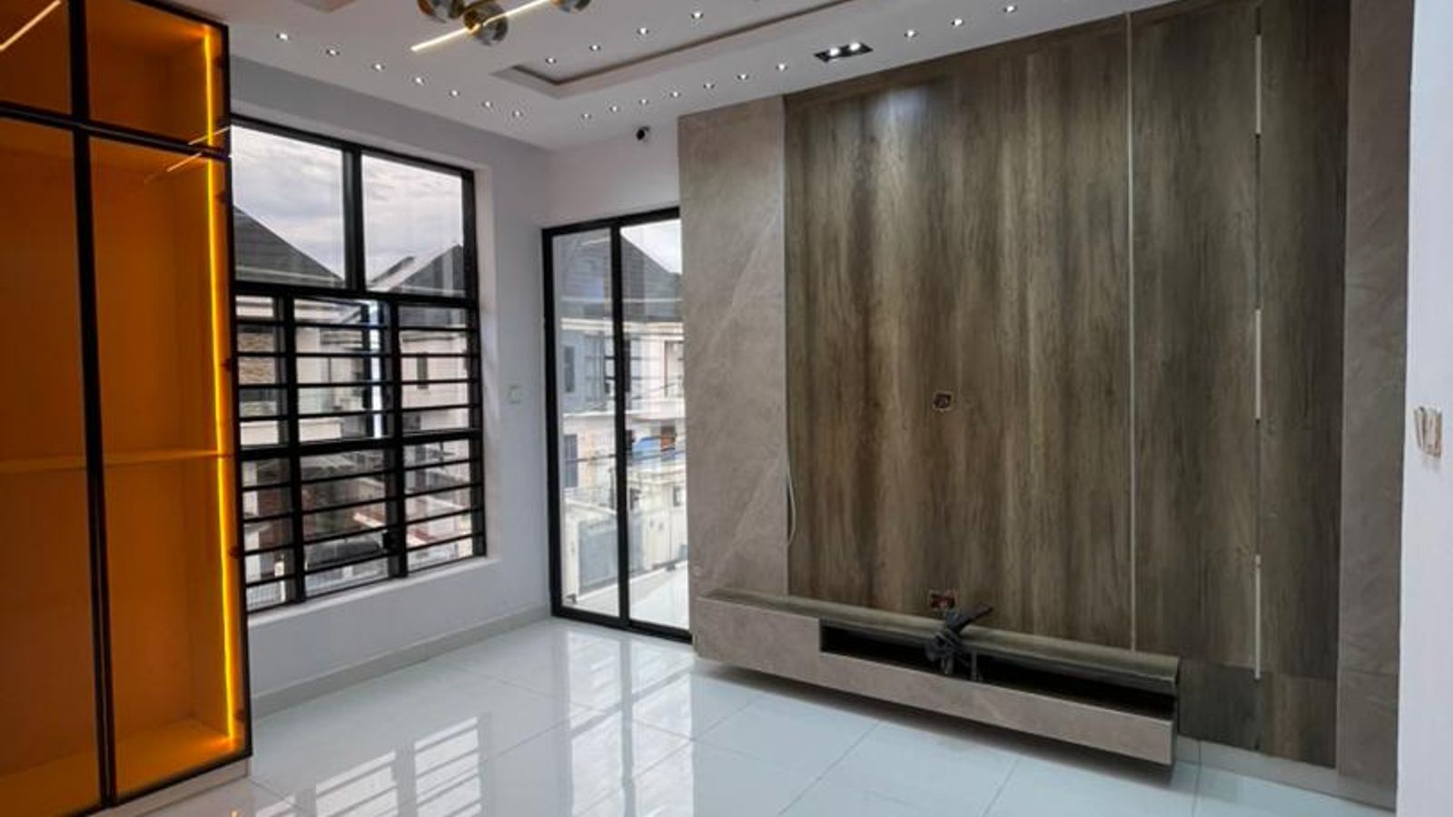 4 Bedroom Fully Detached Duplex
