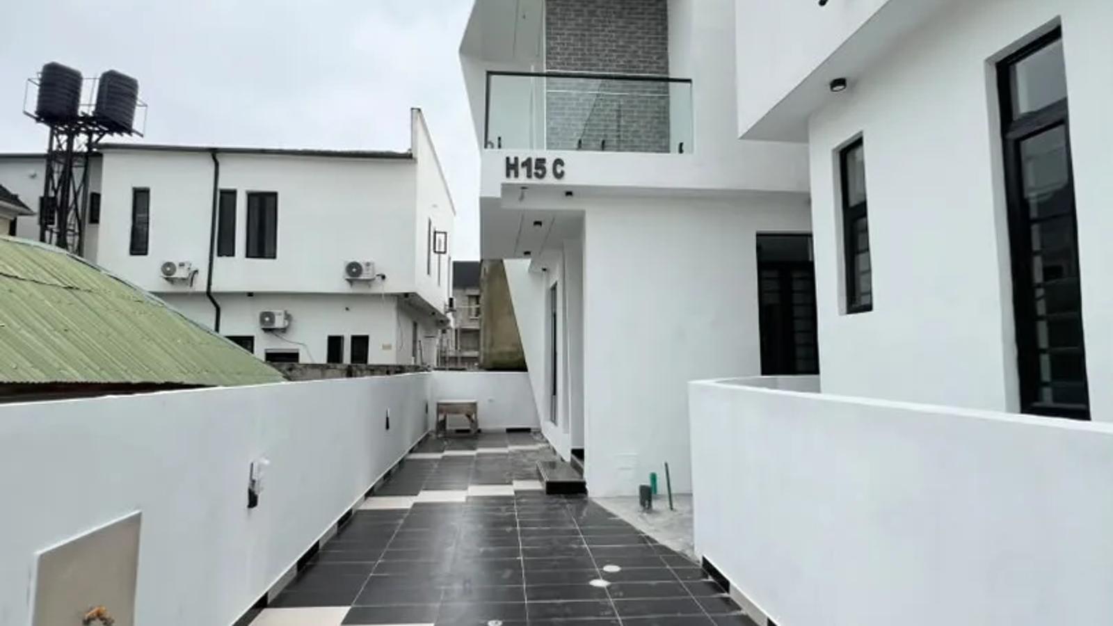 4 Bedroom Fully Detached Duplex