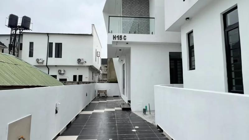 4 Bedroom Fully Detached Duplex