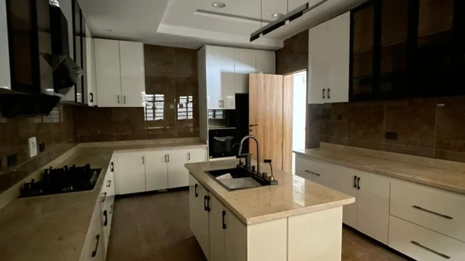 4 BEDROOM SEMI-DETACHED DUPLEX