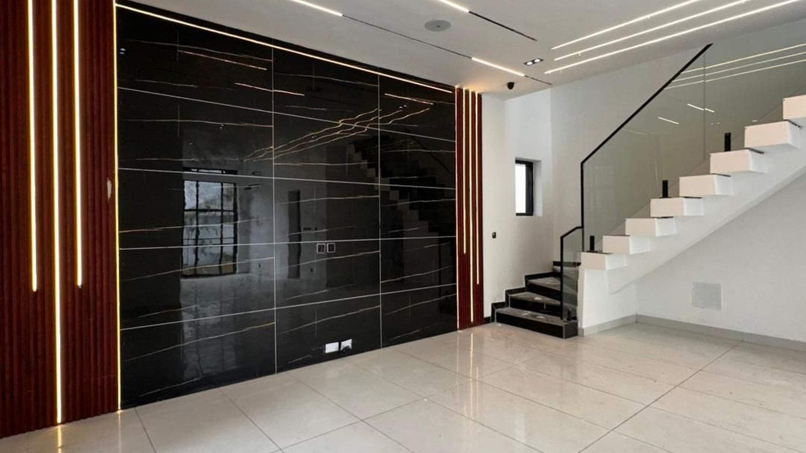 5 Bedroom Fully Detached Duplex
