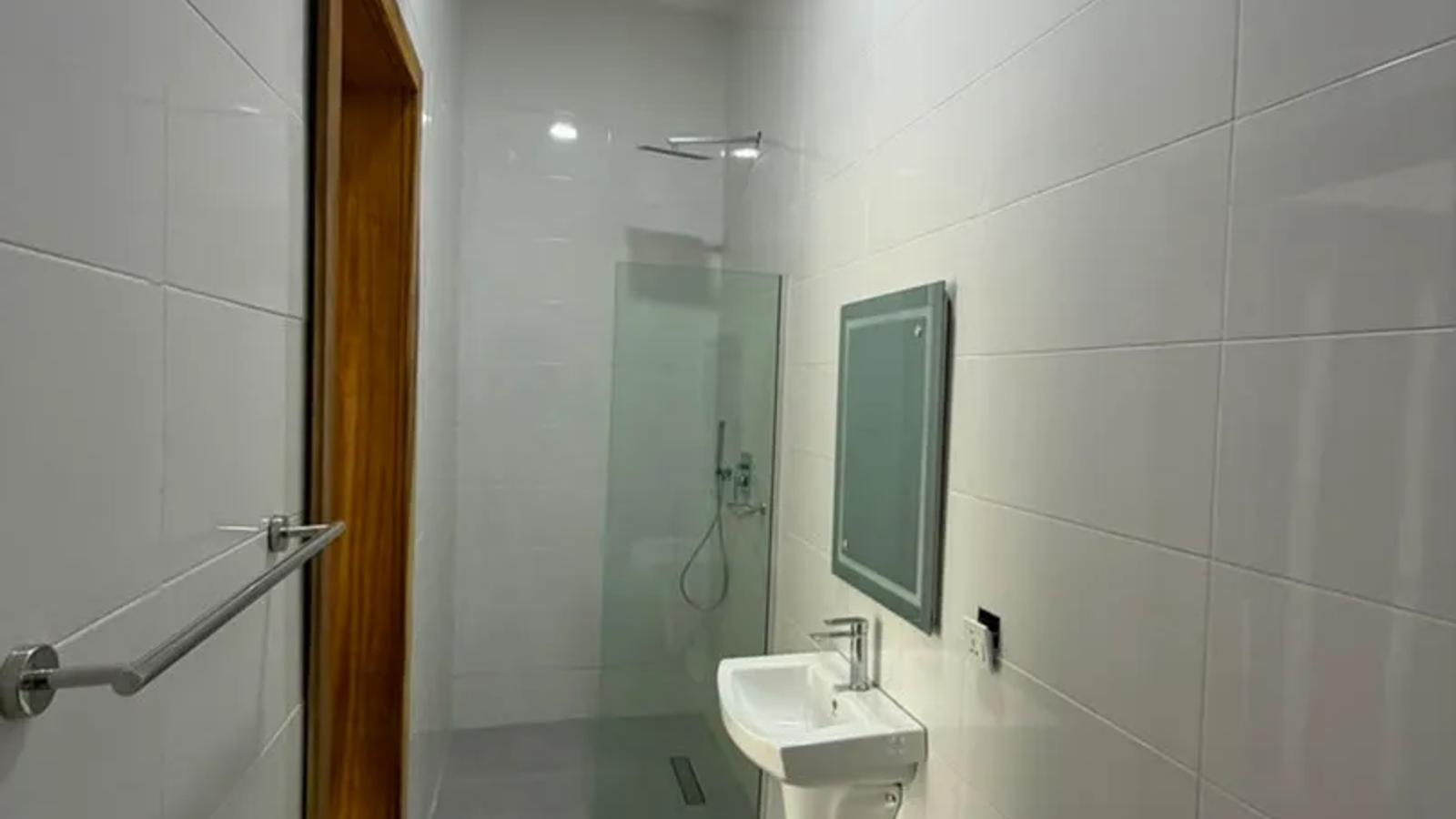 5 Bedroom Fully Detached Duplex