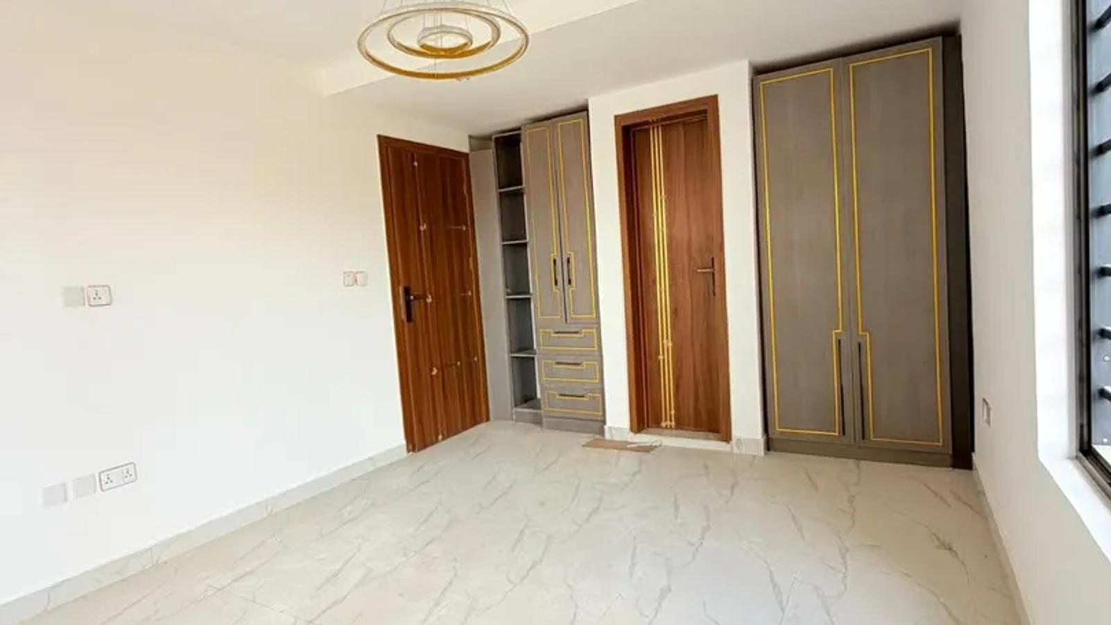5 Bedroom Fully Detached Duplex