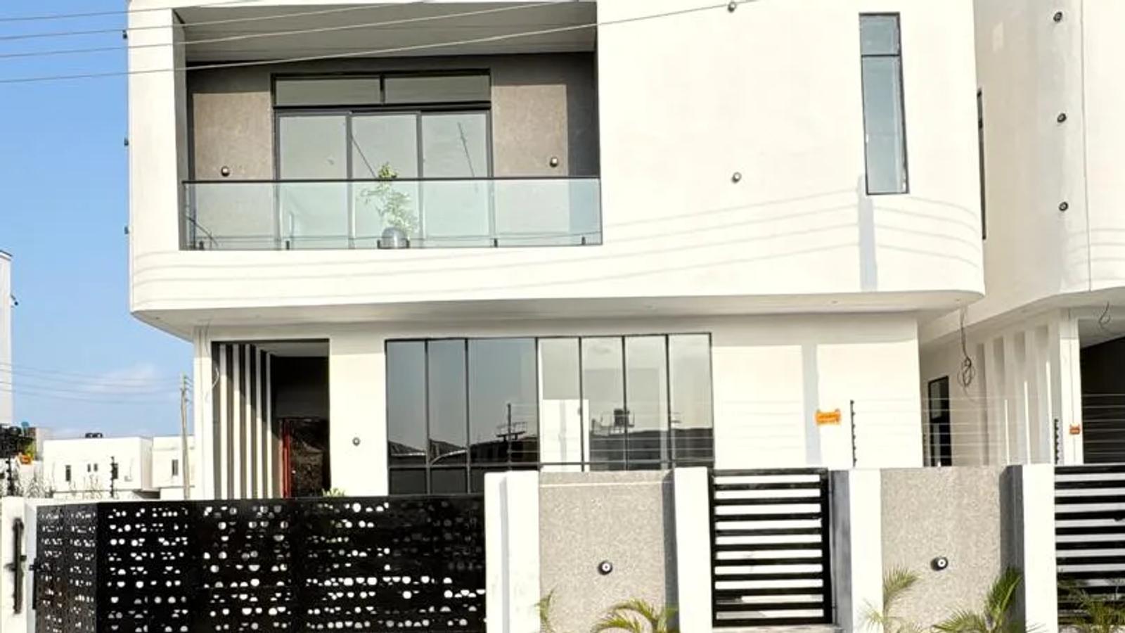 4 Bedroom Fully Detached Duplex