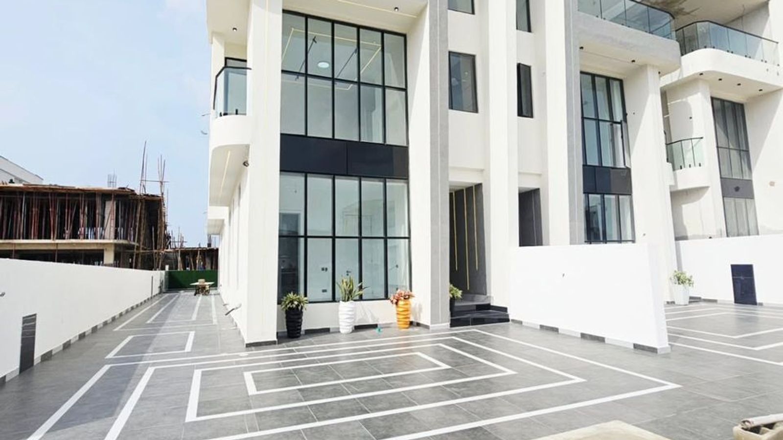 5 Bedroom Fully Detached Duplex