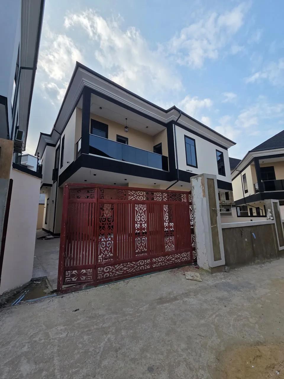 5 Bedroom Fully Detached Duplex