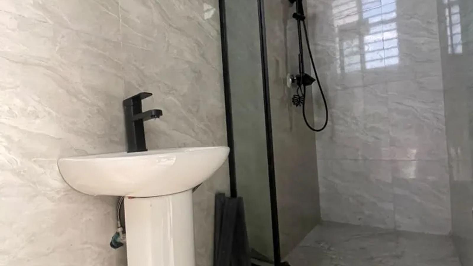 5 Bedroom Fully Detached Duplex