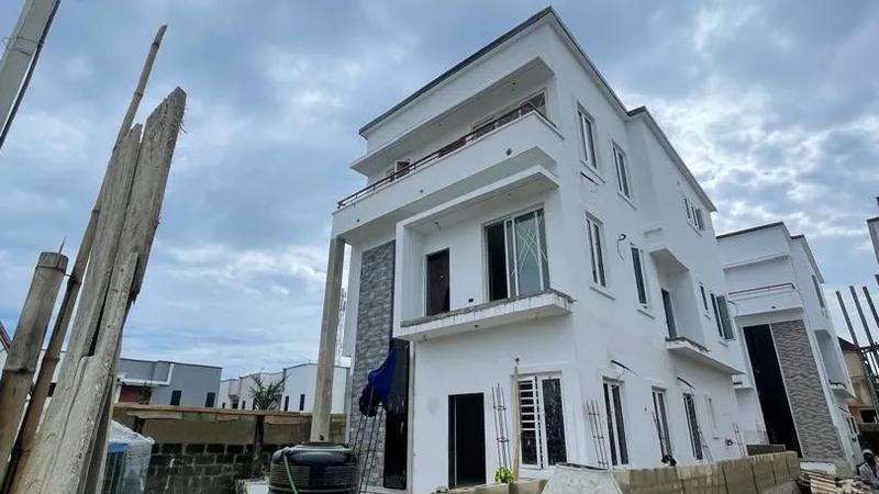 5 Bedroom Fully Detached Duplex