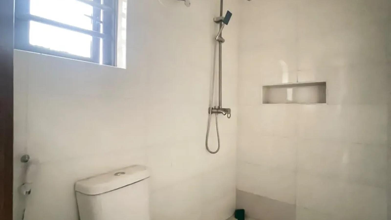 5 Bedroom Semi Detached Duplex