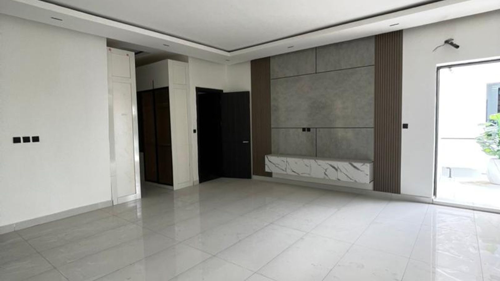 5 Bedroom Fully Detached Duplex