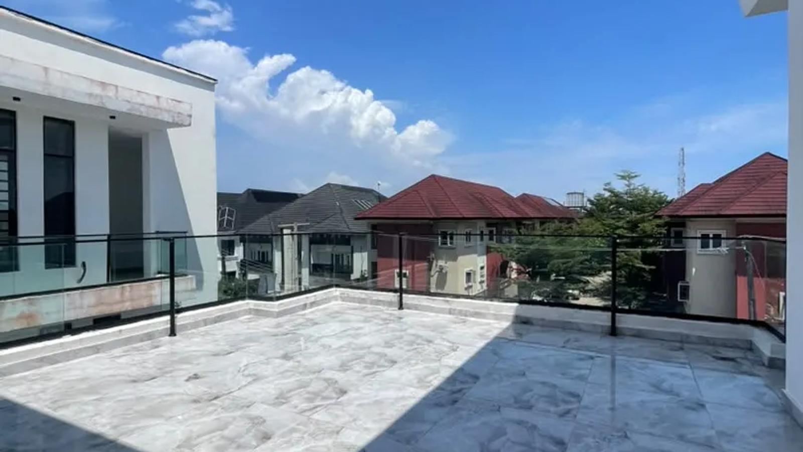 5 Bedroom Fully Detached Duplex