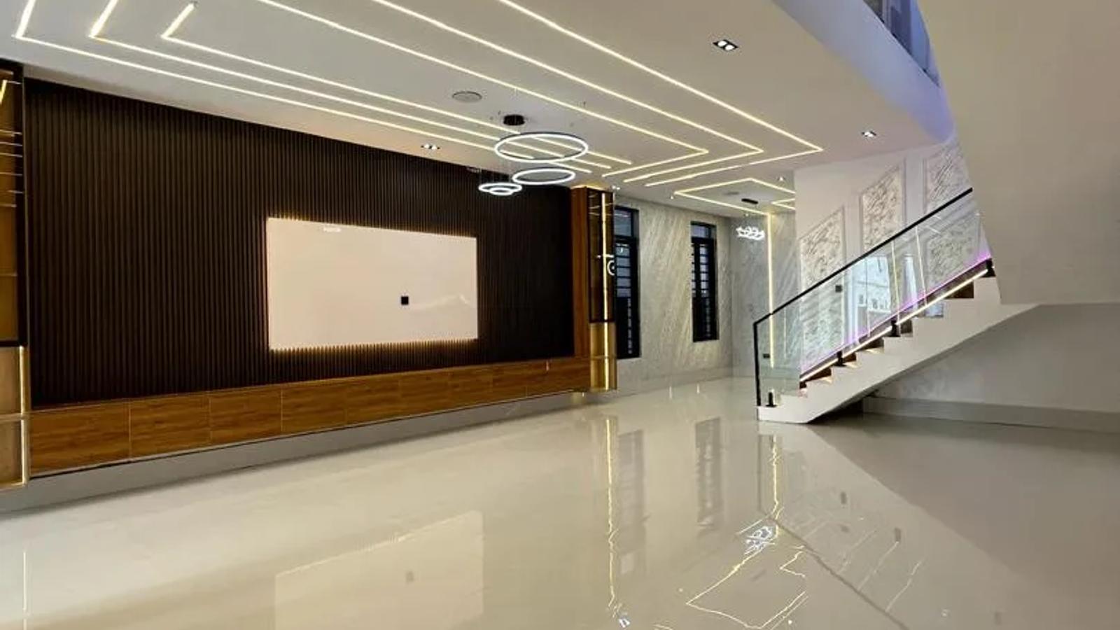 5 Bedroom Fully Detached Duplex