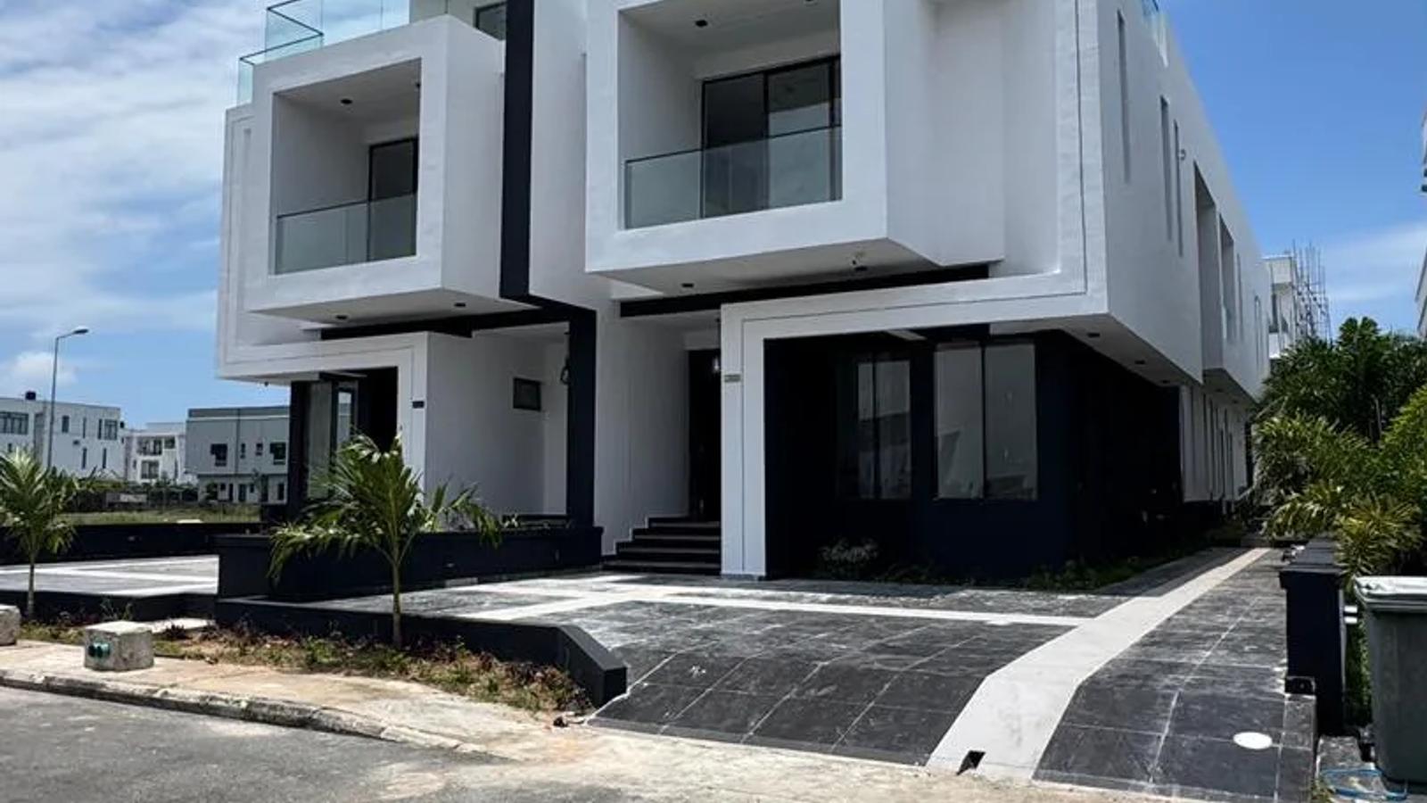 5 Bedroom Fully Detached Duplex