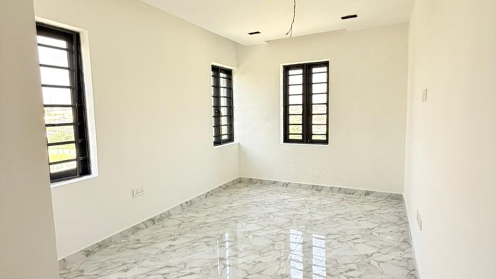 4 Bedroom Maisonette