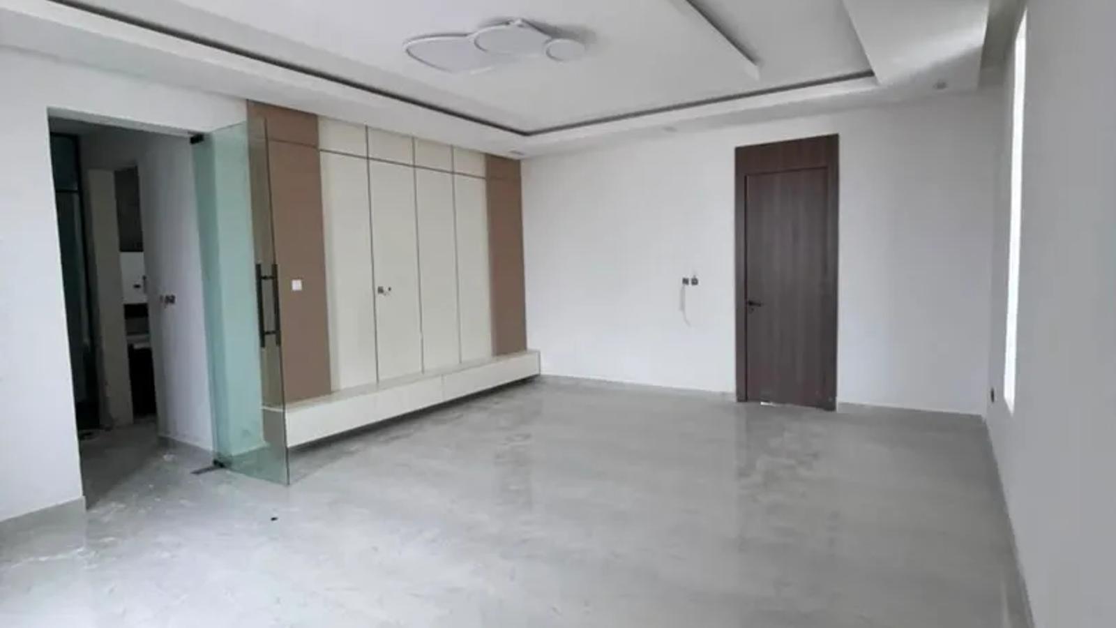 5 Bedroom Fully Detached Duplex