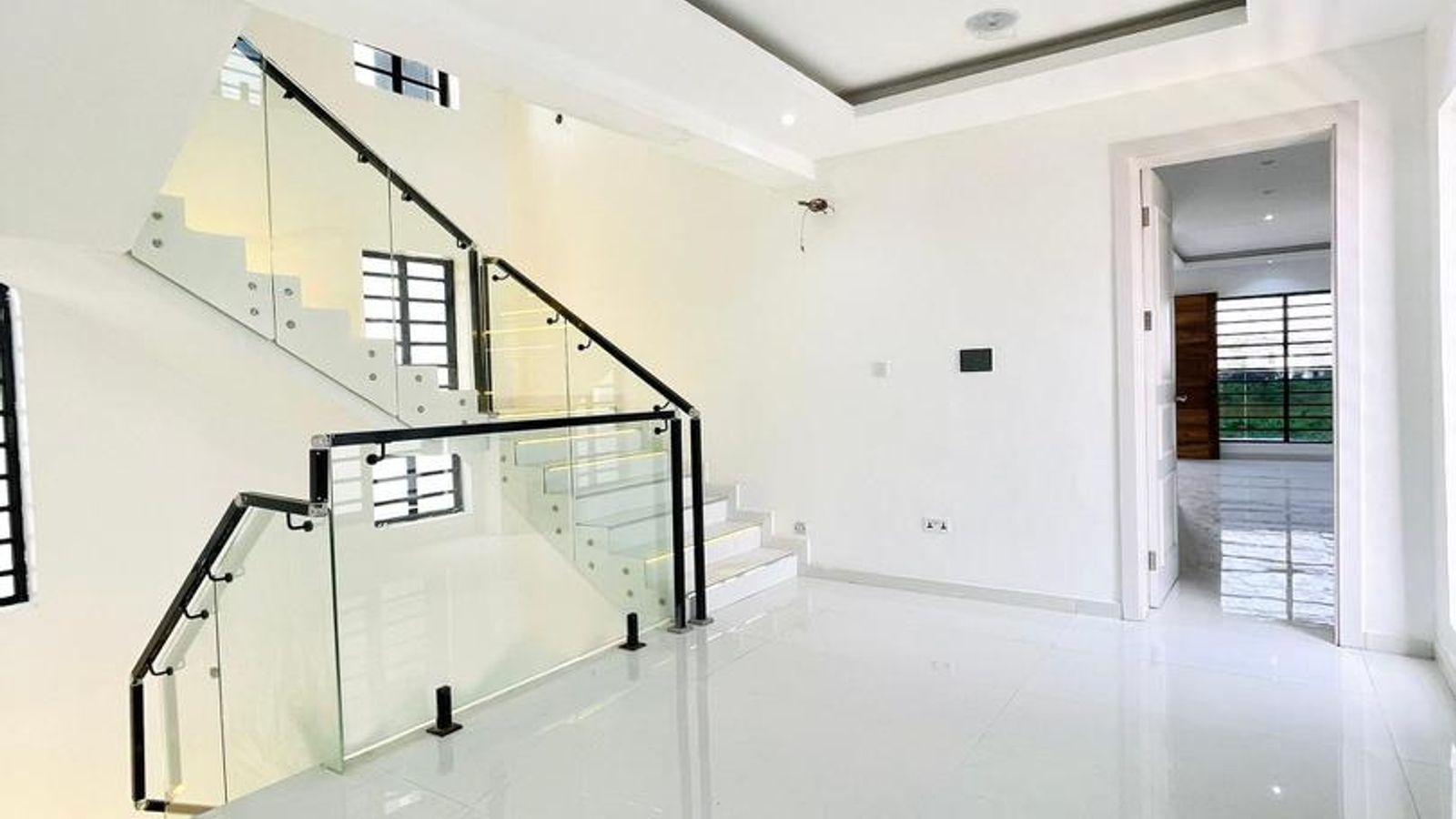 5 Bedroom Fully Detached Duplex