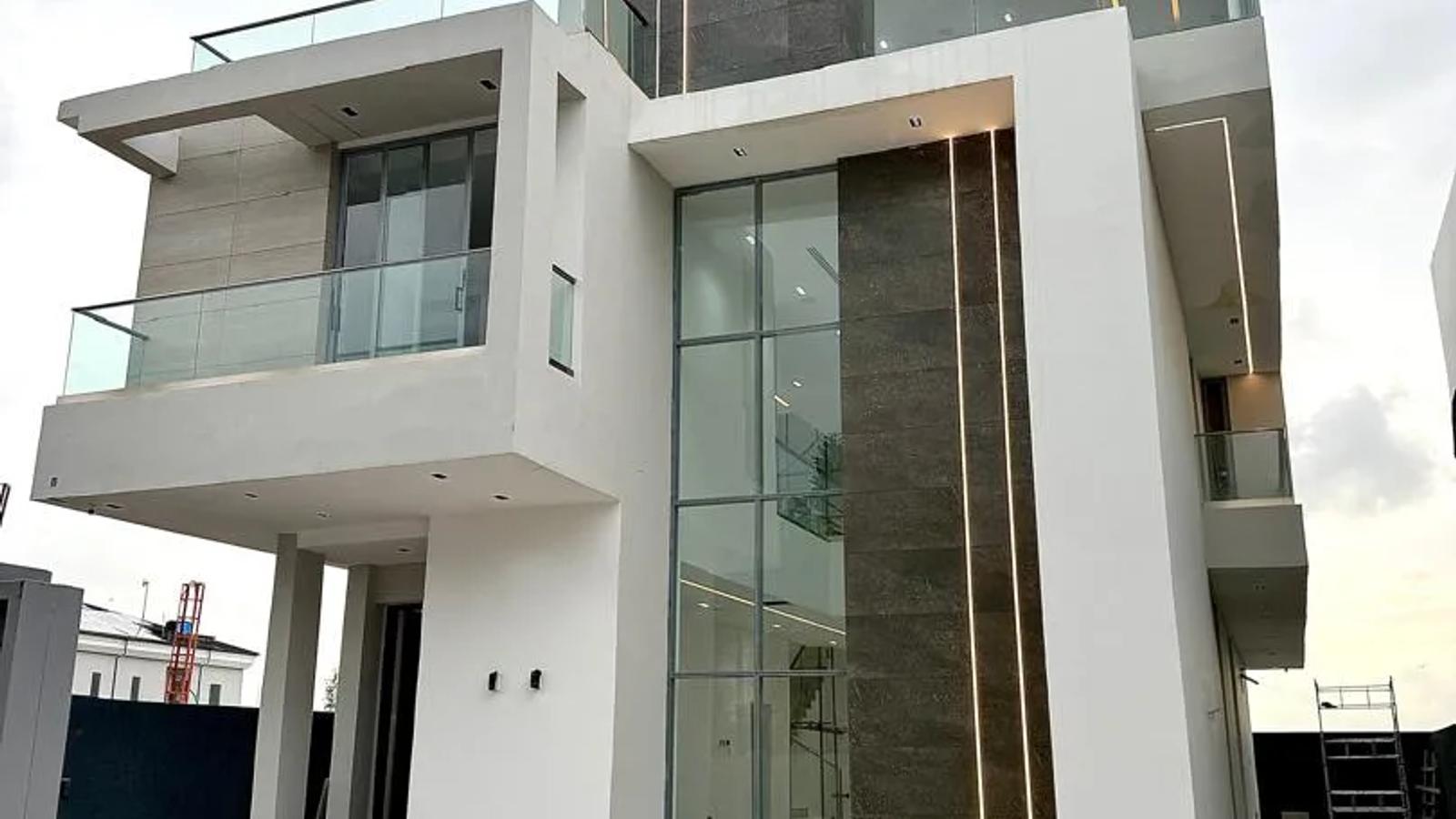 5 Bedroom Fully Detached Duplex