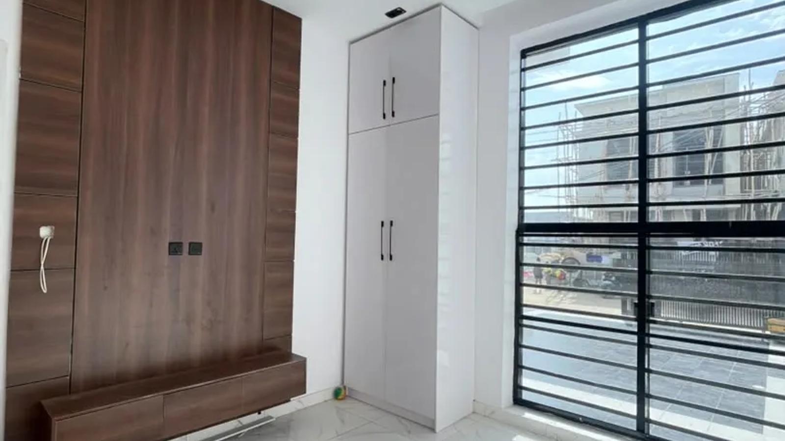5 Bedroom Fully Detached Duplex