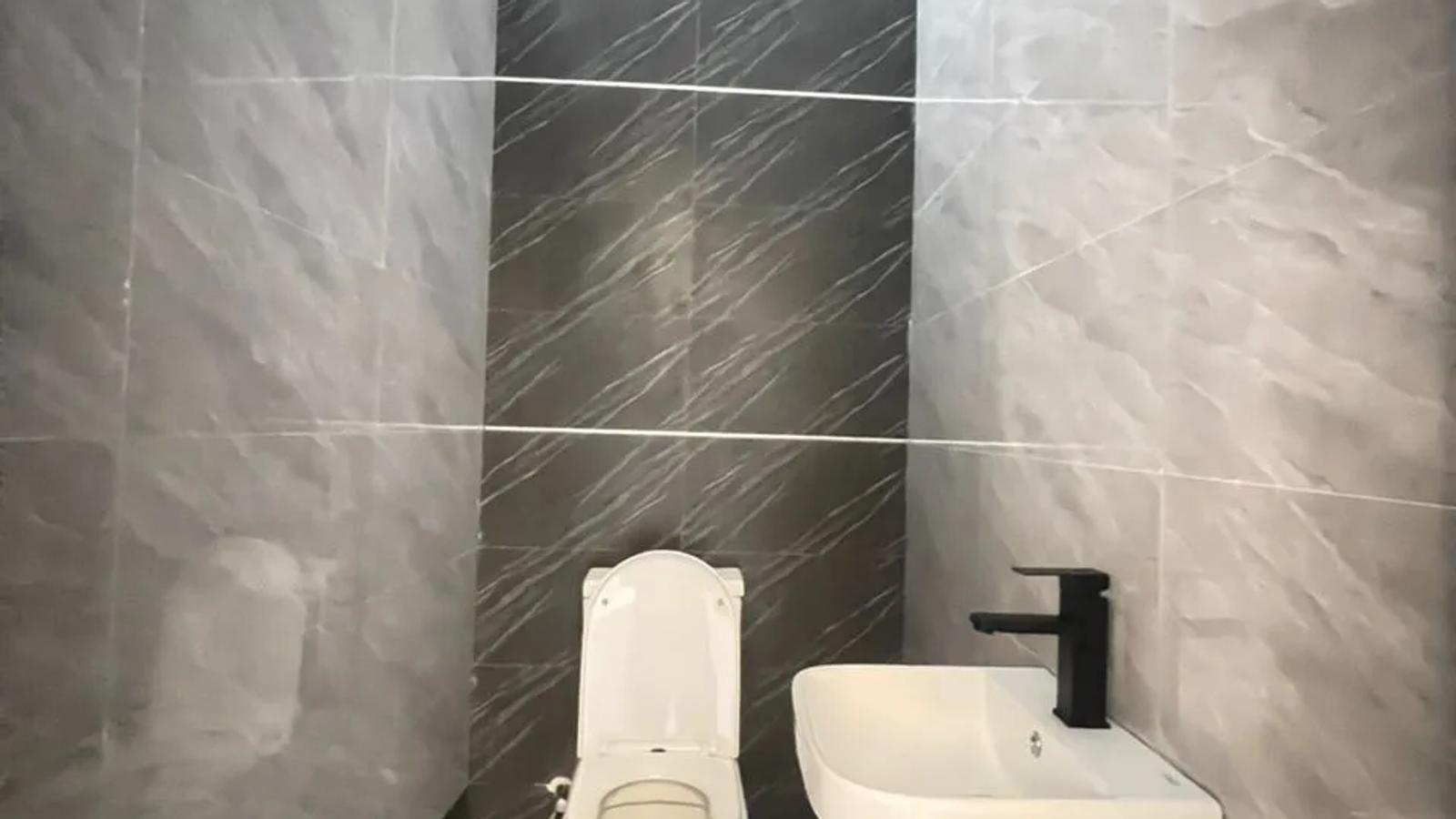 6 Bedroom Fully Detached Duplex