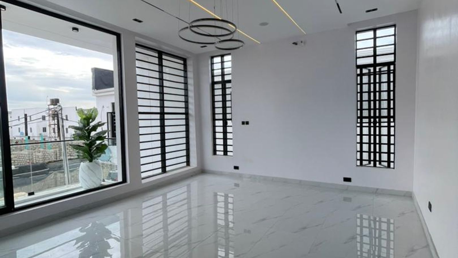 5 Bedroom Fully Detached Duplex